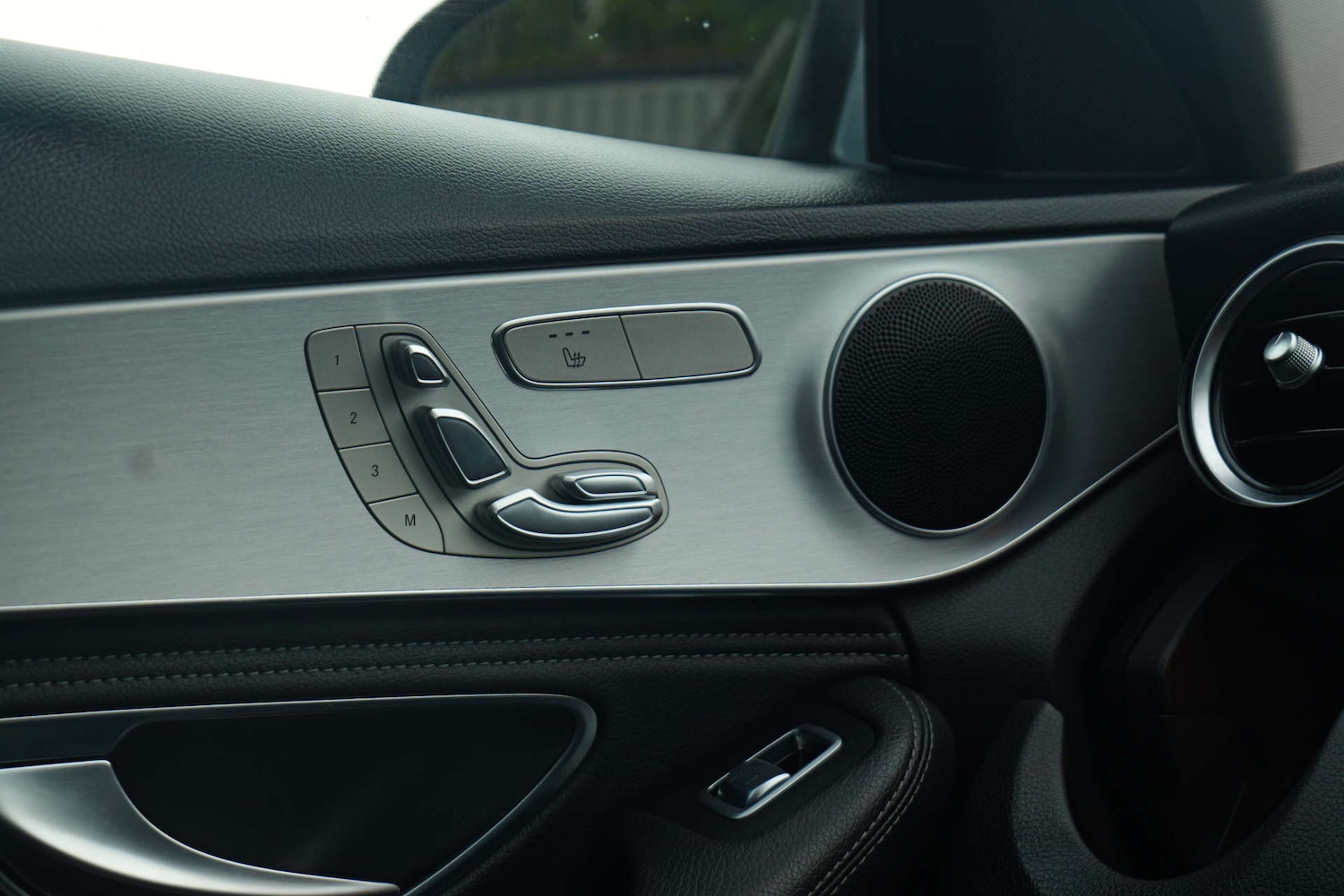 Used Mercedes-Benz C Class 2014 for sale - 76367352: Photo 40