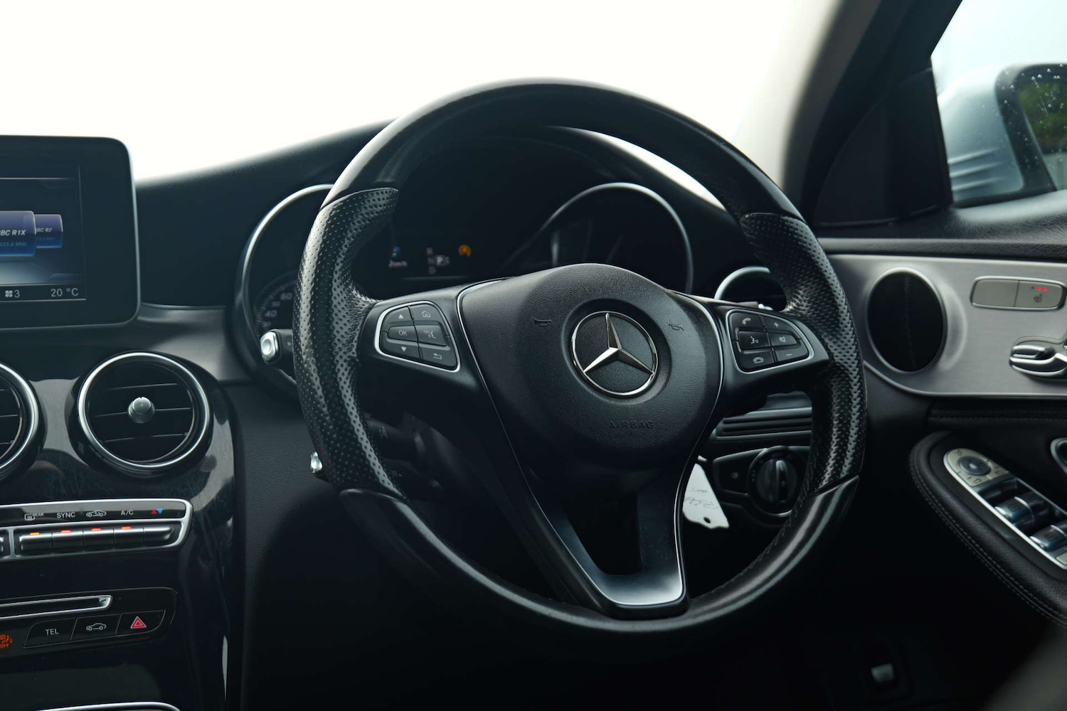 Used Mercedes-Benz C Class 2014 for sale - 76367352: Photo 64