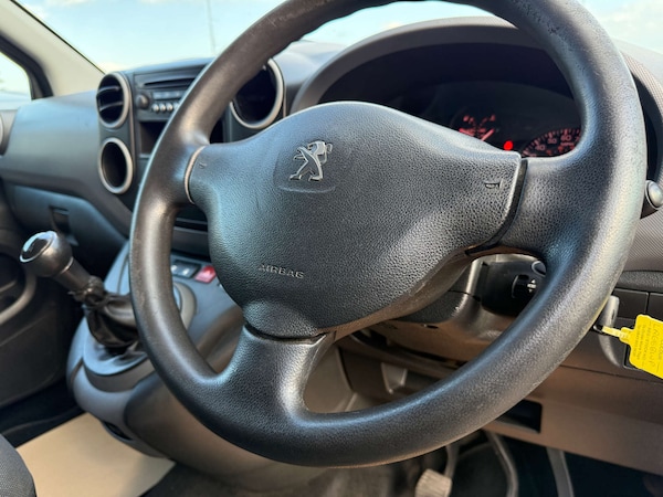Used Peugeot Partner 2018 for sale - 74707849: Photo 42