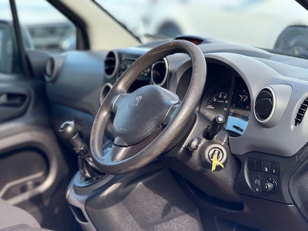 Used Peugeot Partner 2018 for sale - 74707849: Photo 9