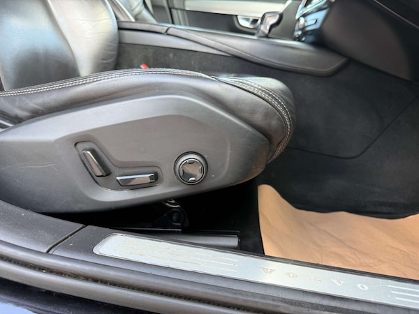 Used Volvo S90 2017 for sale - 75556377: Photo 25