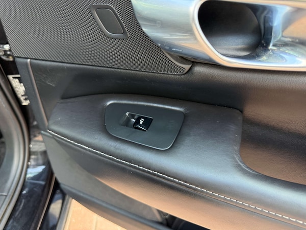 Used Volvo S90 2017 for sale - 75556377: Photo 79