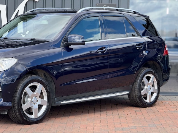 Used Mercedes-Benz M Class 2013 for sale - 75714247: Photo 2