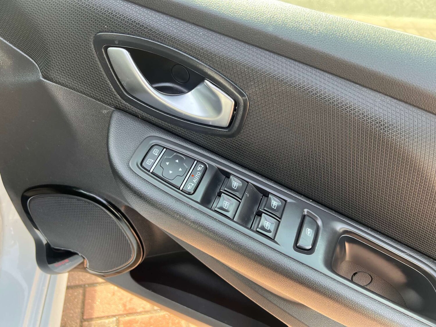 Used Renault Clio 2018 for sale - 77531909: Photo 18