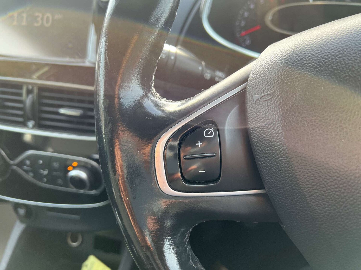 Used Renault Clio 2018 for sale - 77531909: Photo 26