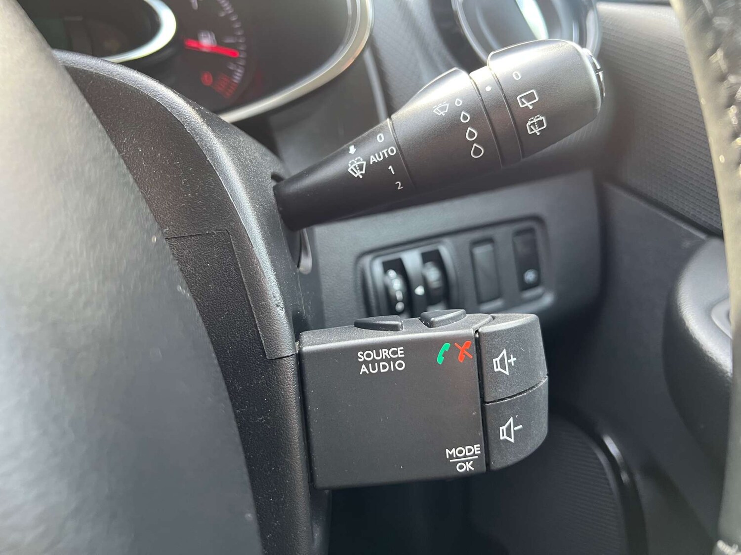 Used Renault Clio 2018 for sale - 77531909: Photo 28