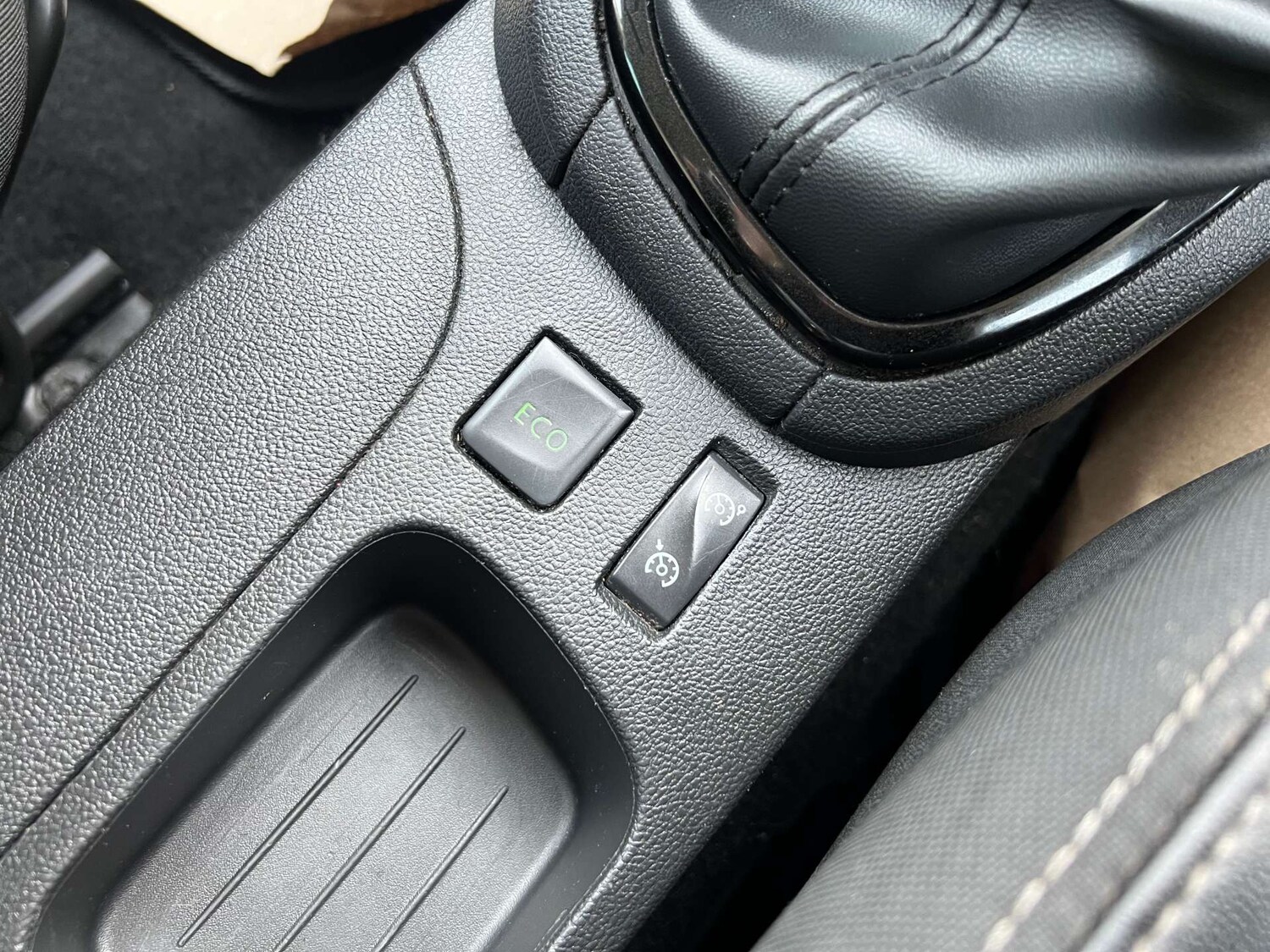 Used Renault Clio 2018 for sale - 77531909: Photo 30