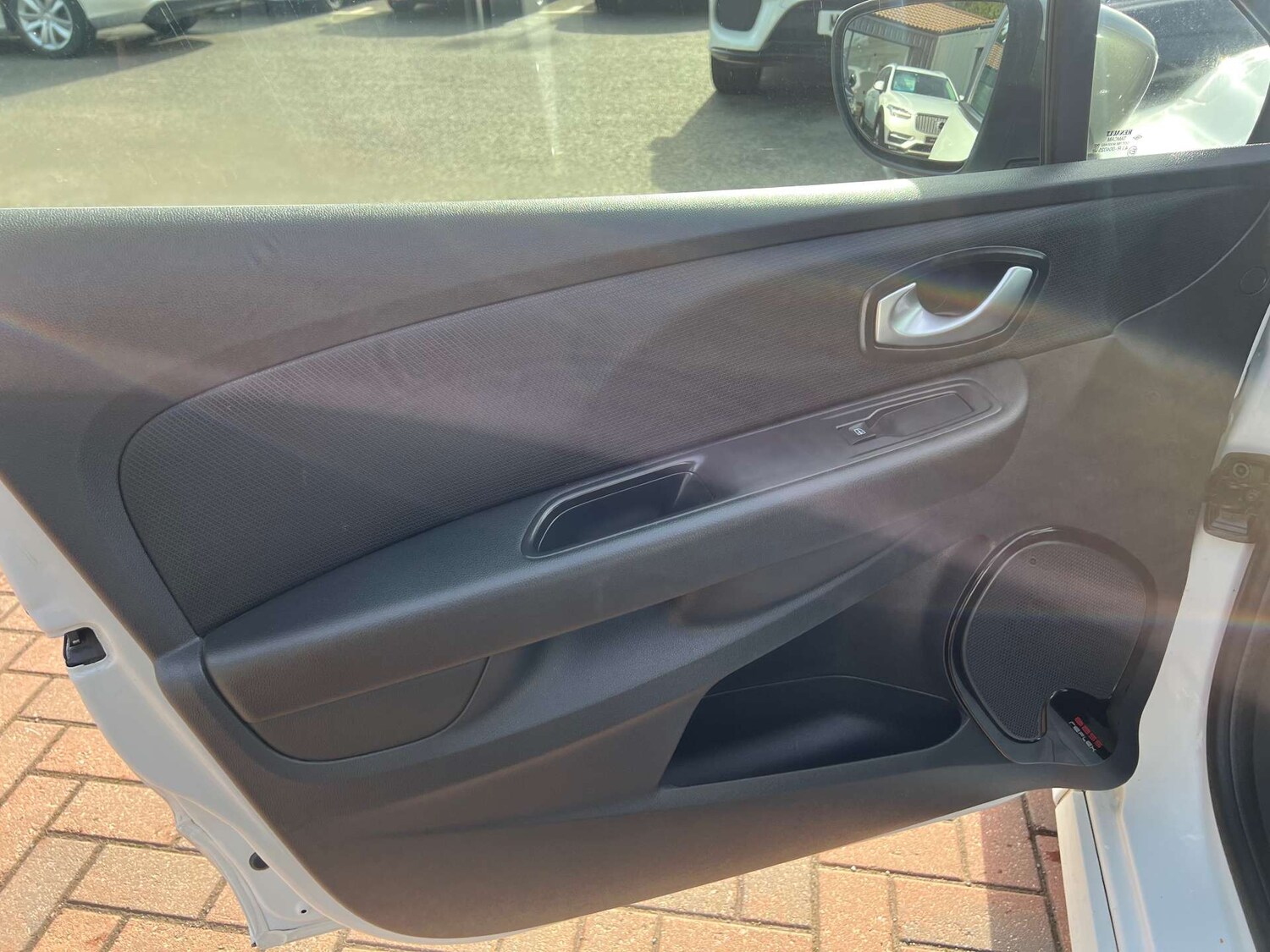 Used Renault Clio 2018 for sale - 77531909: Photo 49