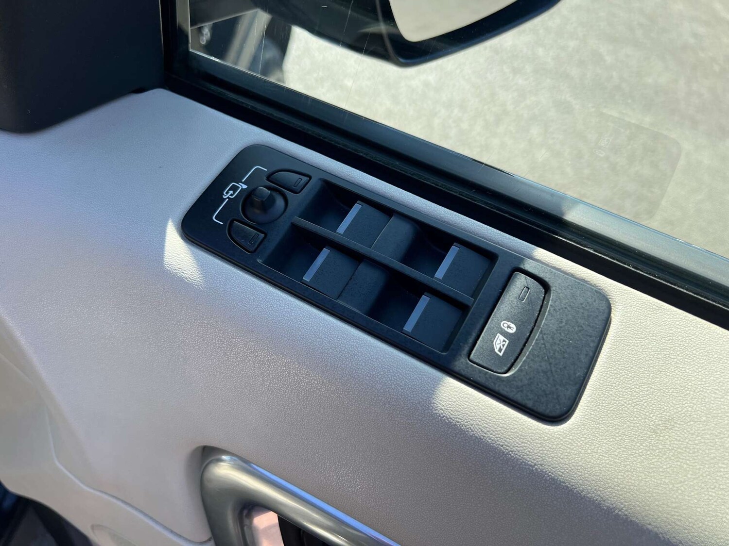 Used Land Rover Discovery Sport 2015 for sale - 78026424: Photo 16