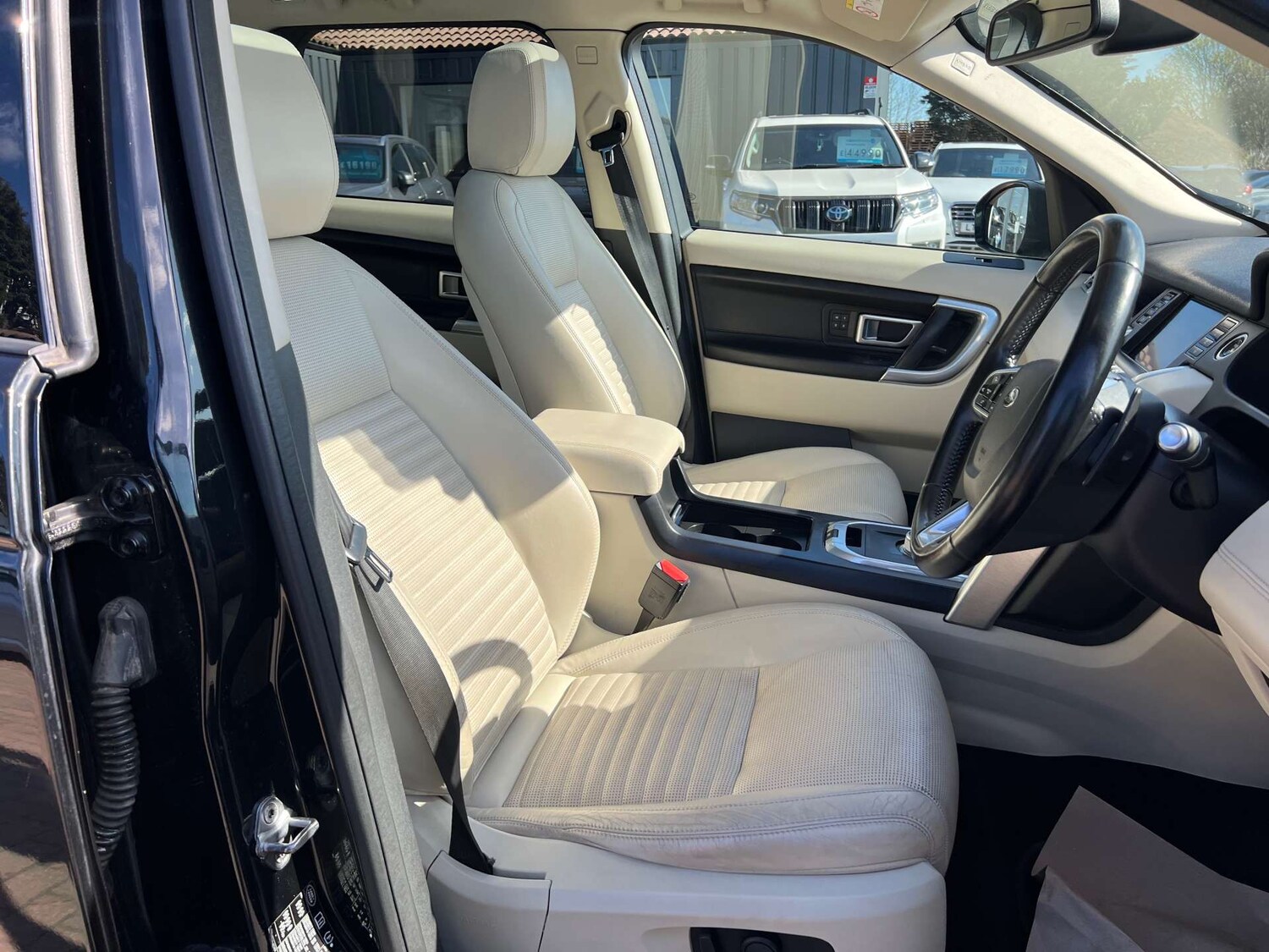 Used Land Rover Discovery Sport 2015 for sale - 78026424: Photo 18