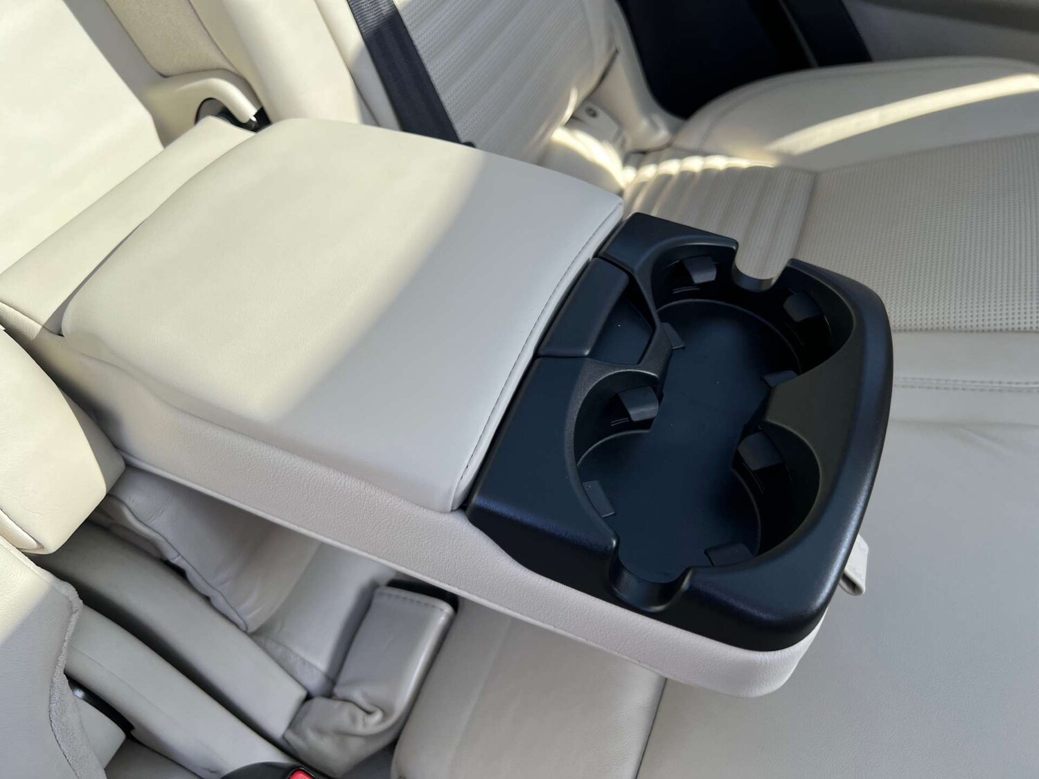 Used Land Rover Discovery Sport 2015 for sale - 78026424: Photo 38