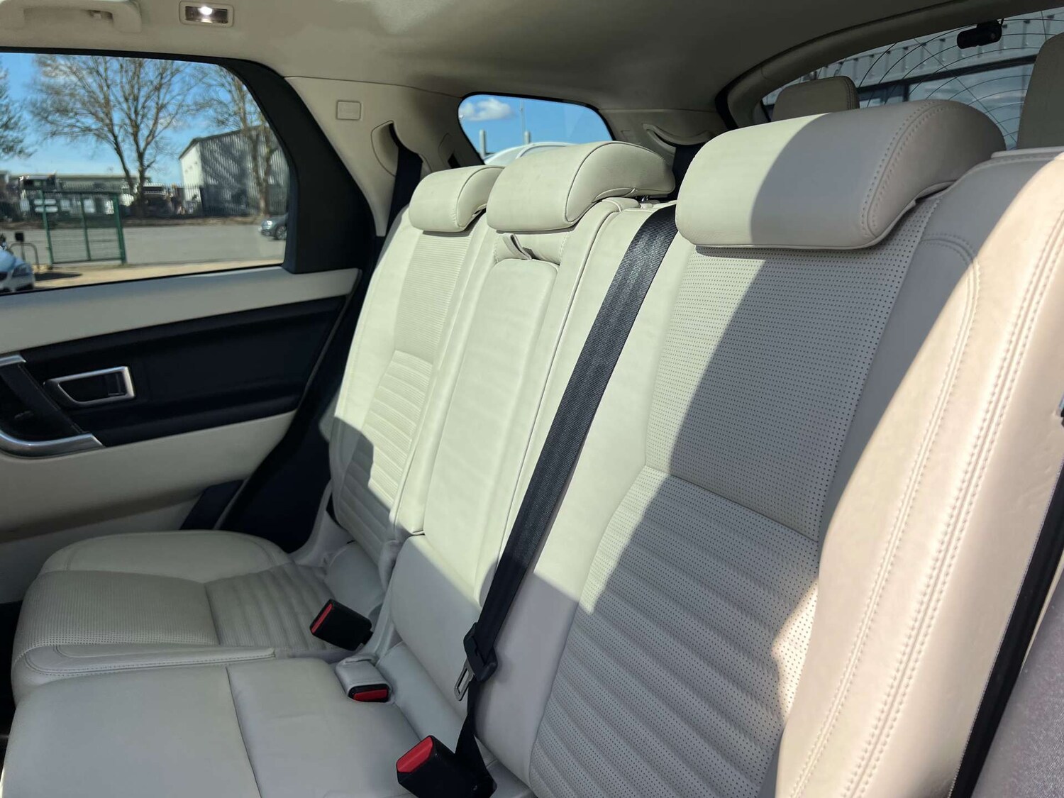 Used Land Rover Discovery Sport 2015 for sale - 78026424: Photo 41