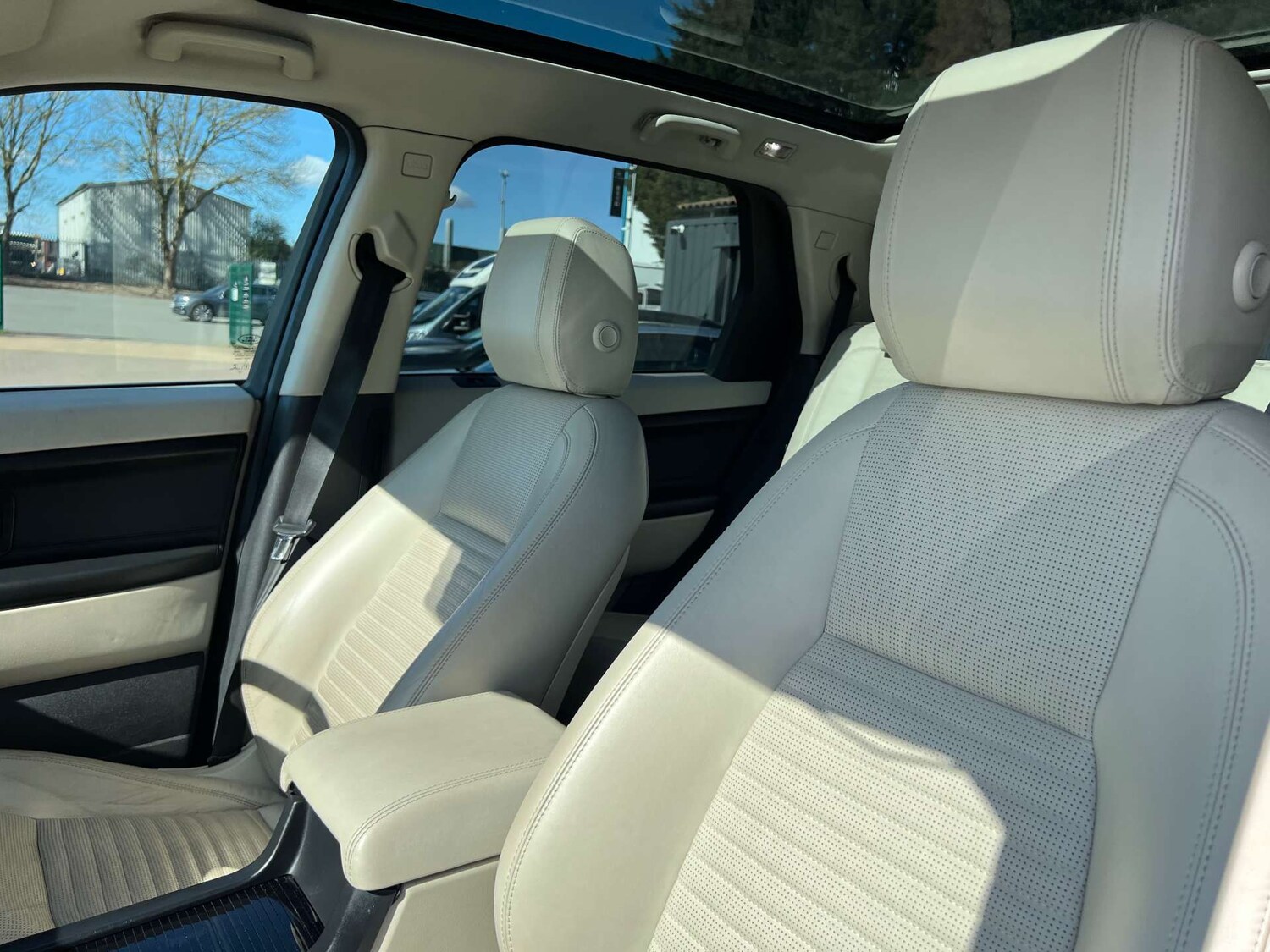 Used Land Rover Discovery Sport 2015 for sale - 78026424: Photo 45