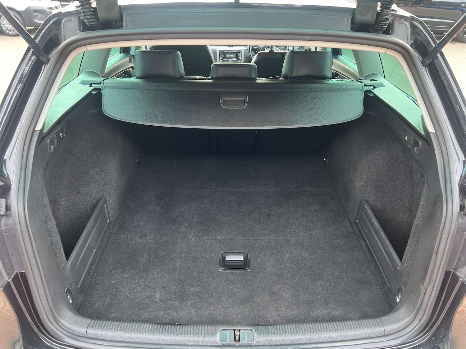 Used Volkswagen Passat 2014 for sale - 77470135: Photo 53