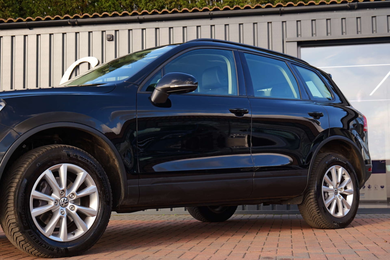 Used Volkswagen Touareg 2016 for sale - 76544301: Photo 2