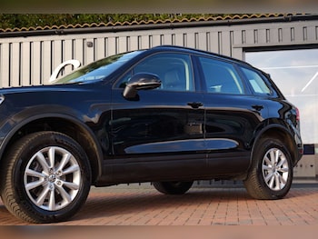 Used Volkswagen Touareg 2016 for sale - 76544301: Photo