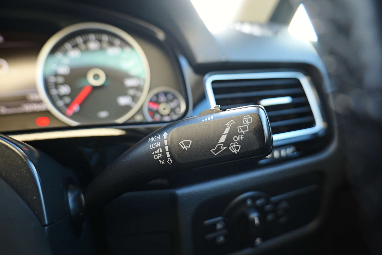 Used Volkswagen Touareg 2016 for sale - 76544301: Photo 32