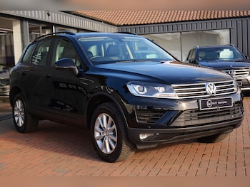 Used Volkswagen Touareg 2016 for sale - 76544301: Photo