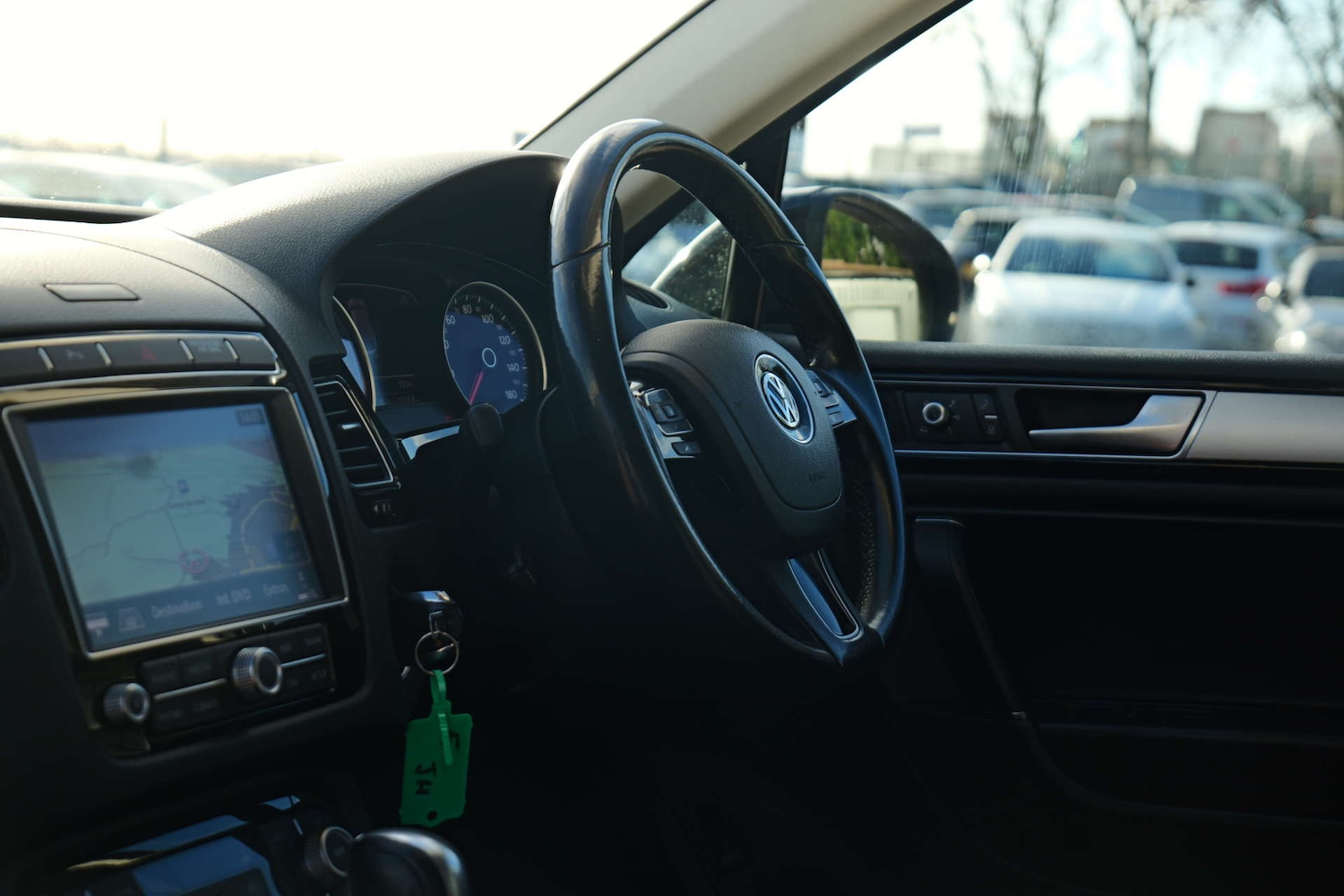 Used Volkswagen Touareg 2016 for sale - 76544301: Photo 64