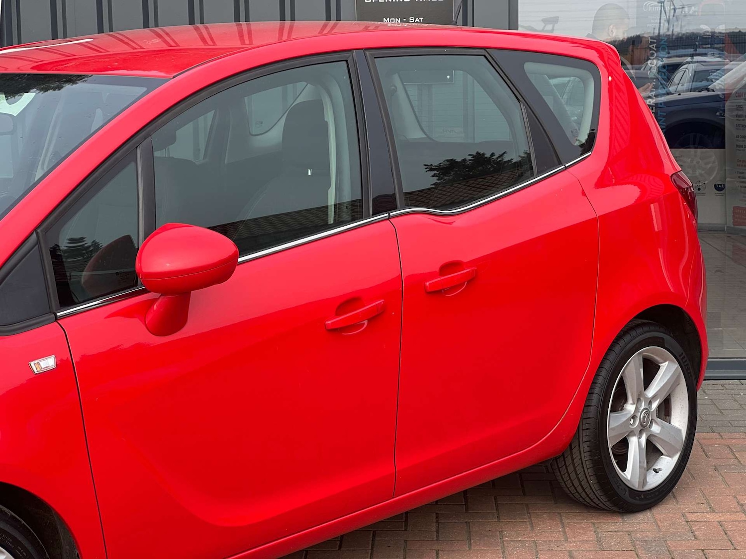 Used Vauxhall Meriva 2014 for sale - 77975421: Photo 2