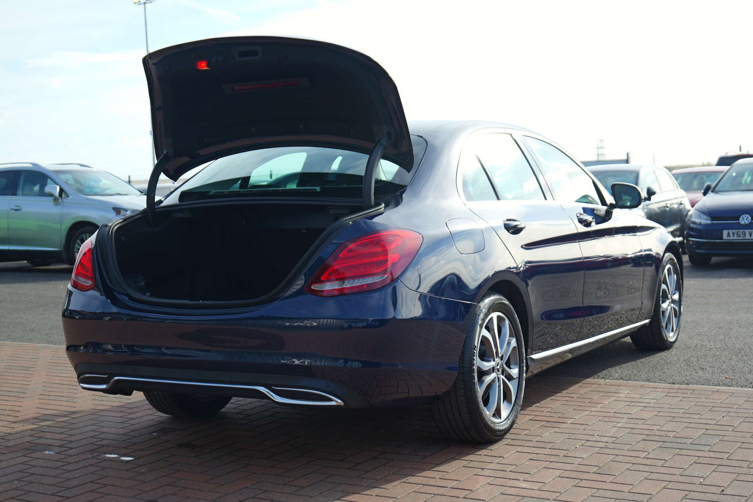 Used Mercedes-Benz C Class 2018 for sale - 76402691: Photo 22