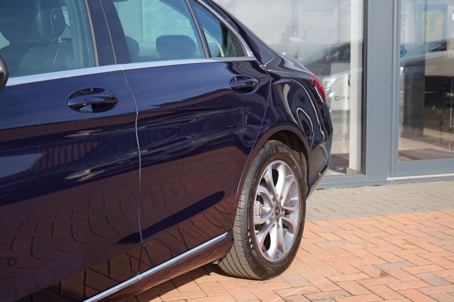 Used Mercedes-Benz C Class 2018 for sale - 76402691: Photo 3