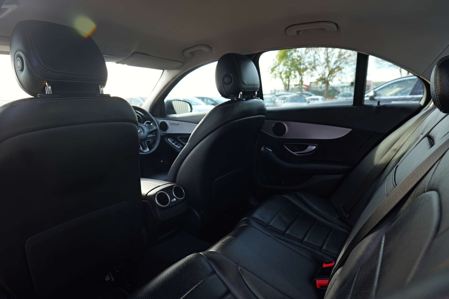 Used Mercedes-Benz C Class 2018 for sale - 76402691: Photo 76