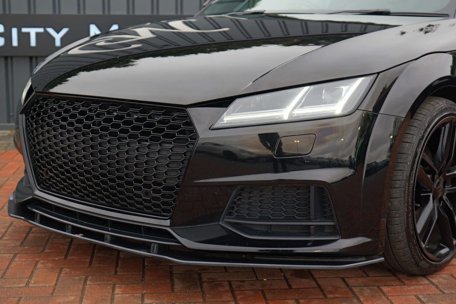 Used Audi TT 2017 for sale - 76402689: Photo 2