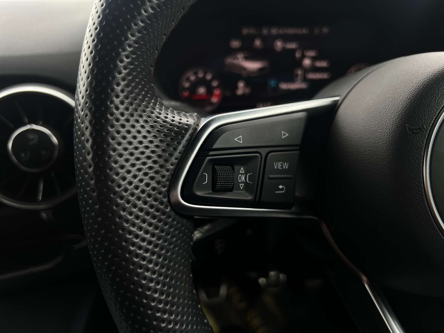 Used Audi TT 2017 for sale - 76402689: Photo 32