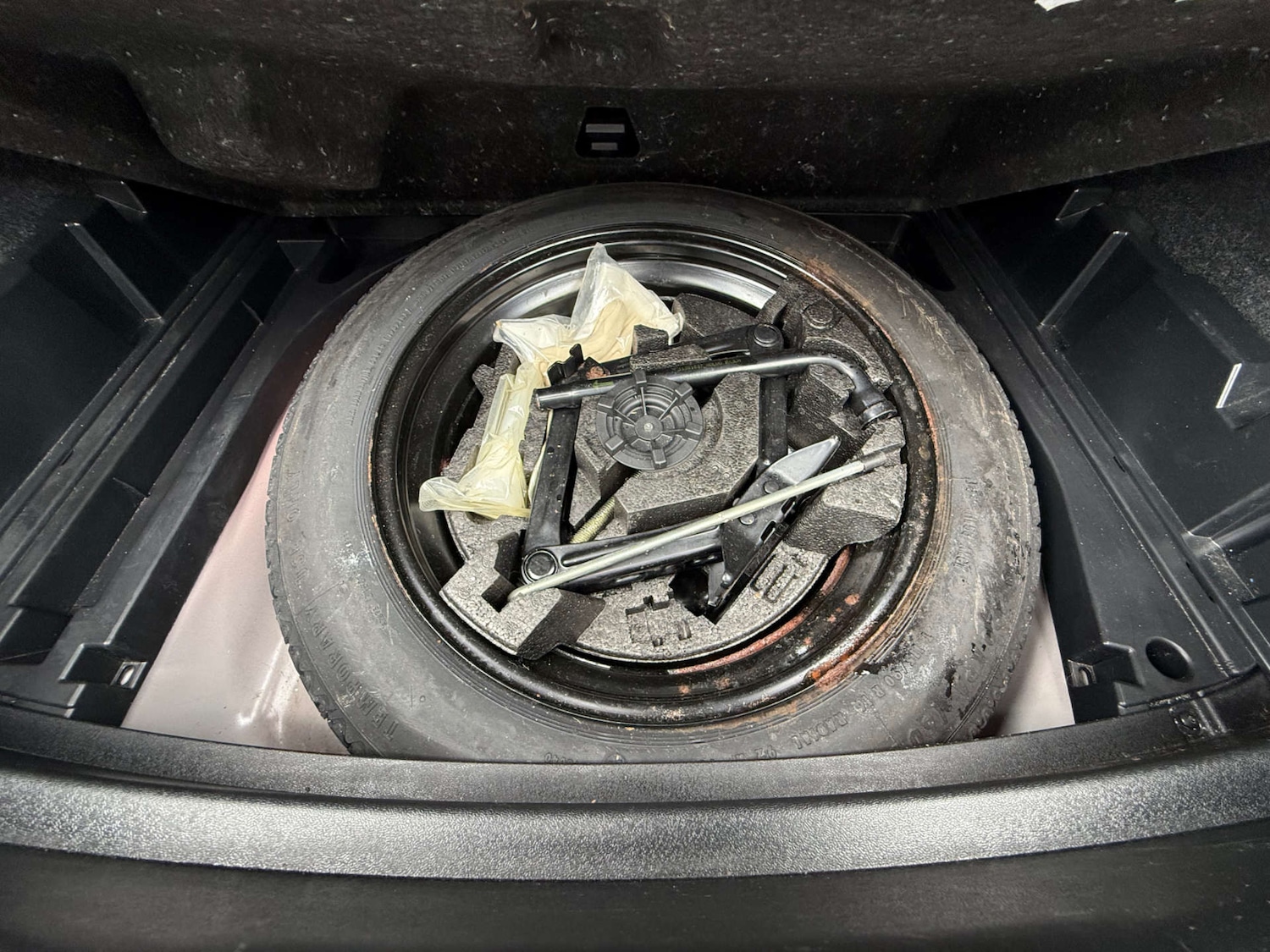 Used Volvo V40 2013 for sale - 76159802: Photo 23