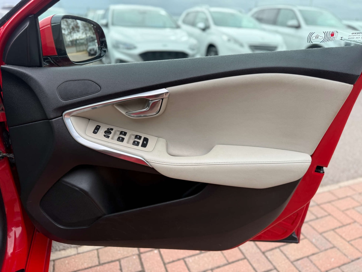 Used Volvo V40 2013 for sale - 76159802: Photo 24