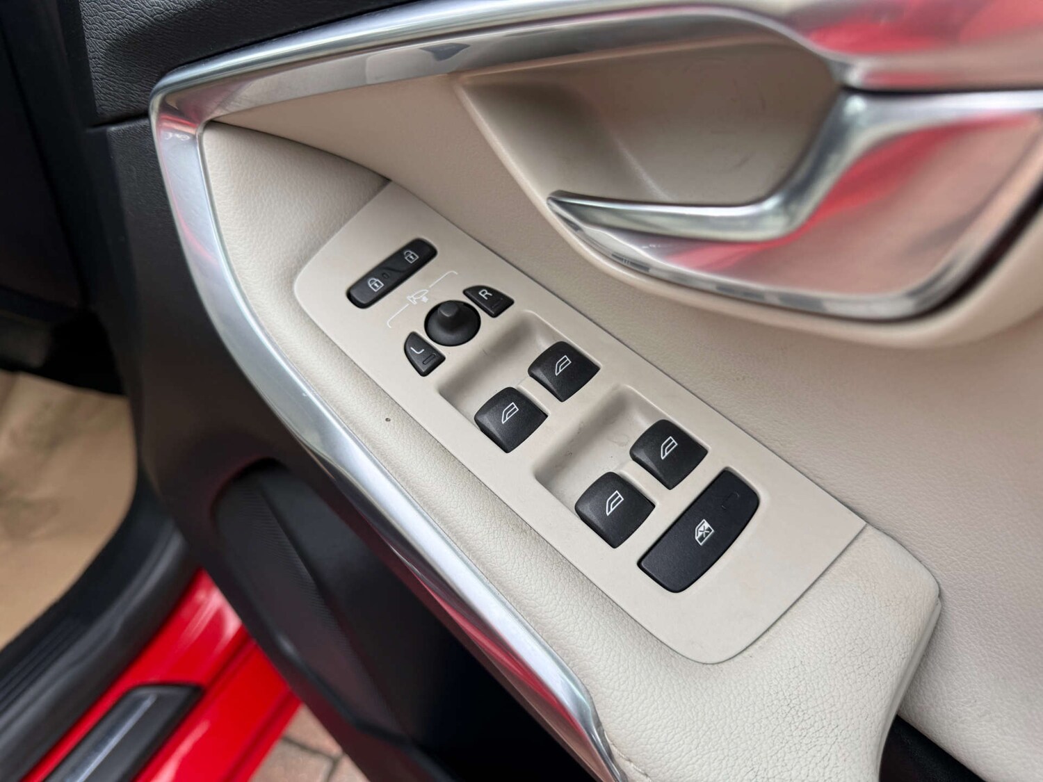 Used Volvo V40 2013 for sale - 76159802: Photo 25