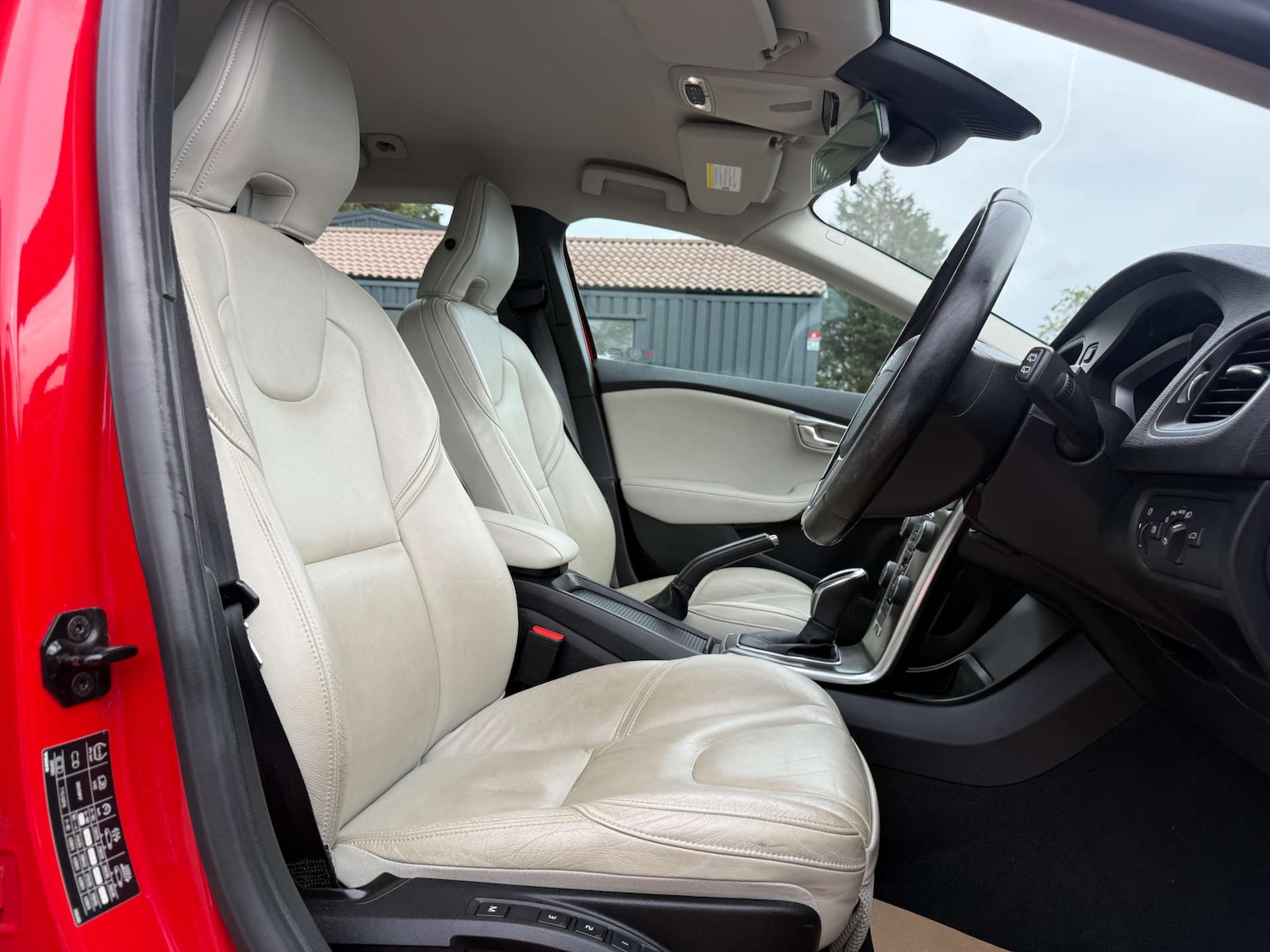 Used Volvo V40 2013 for sale - 76159802: Photo 29