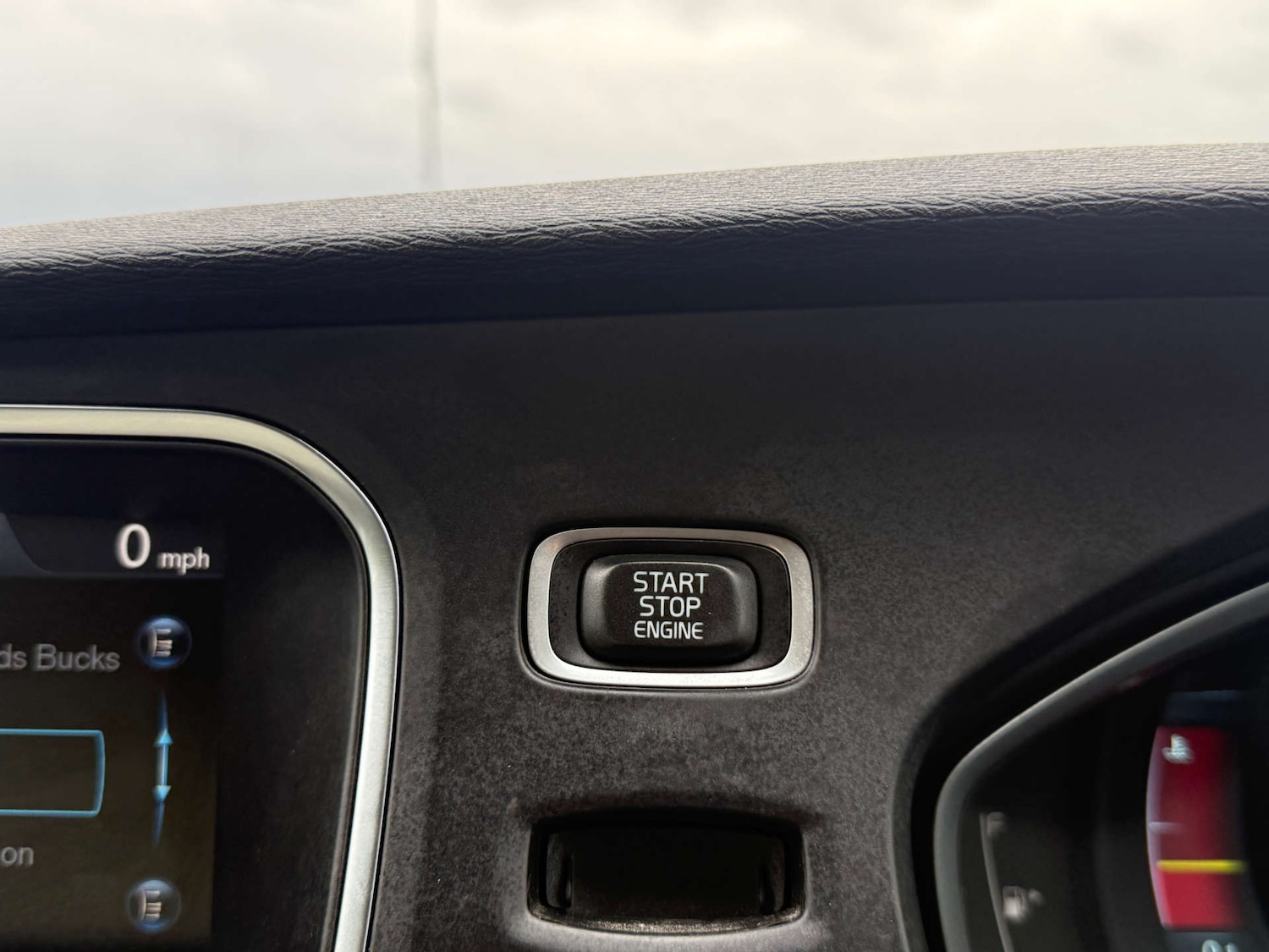 Used Volvo V40 2013 for sale - 76159802: Photo 34