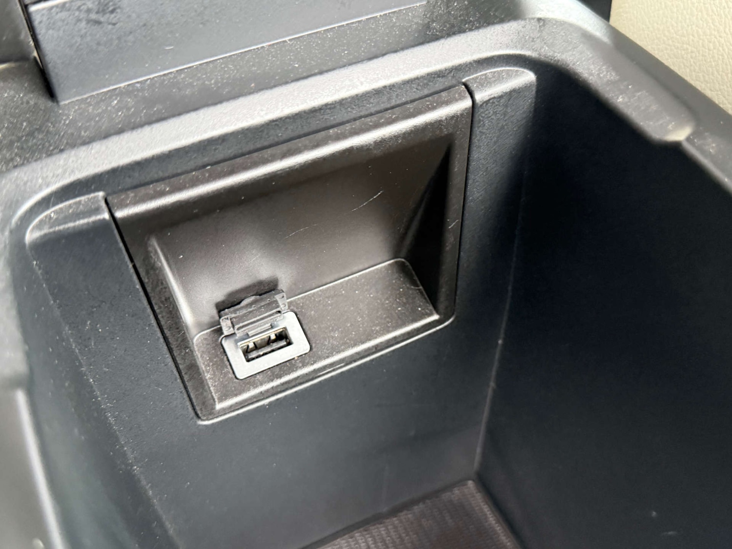 Used Volvo V40 2013 for sale - 76159802: Photo 40