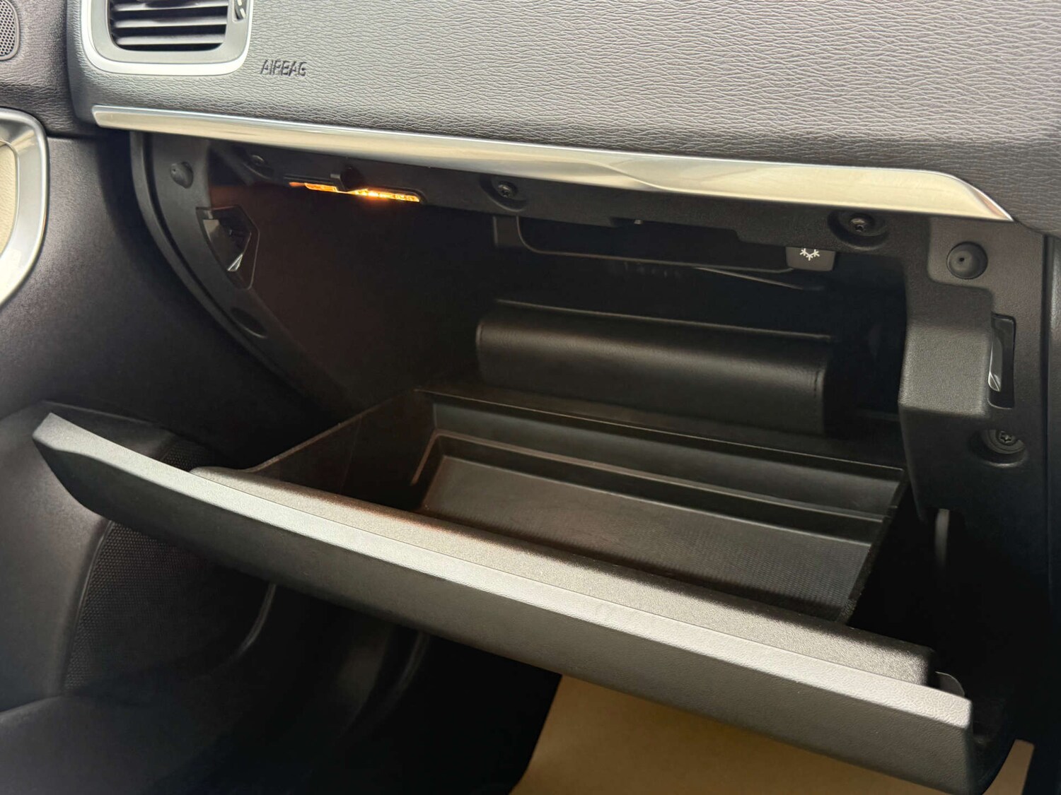 Used Volvo V40 2013 for sale - 76159802: Photo 41