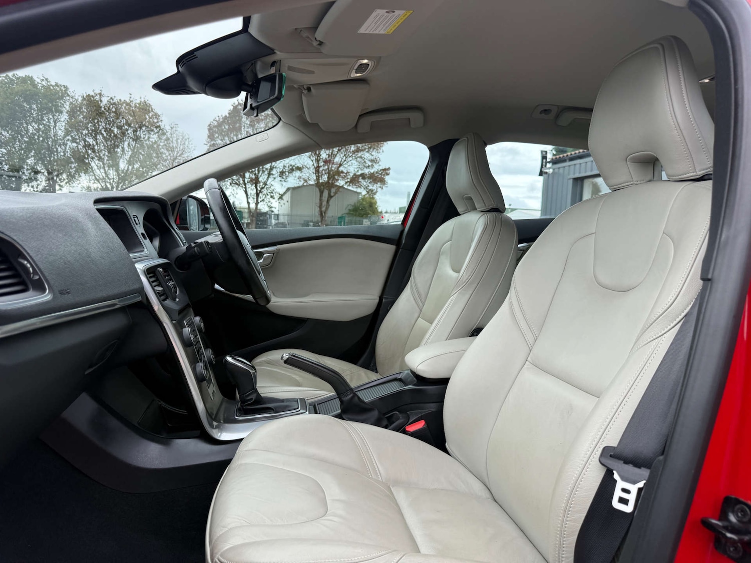 Used Volvo V40 2013 for sale - 76159802: Photo 50