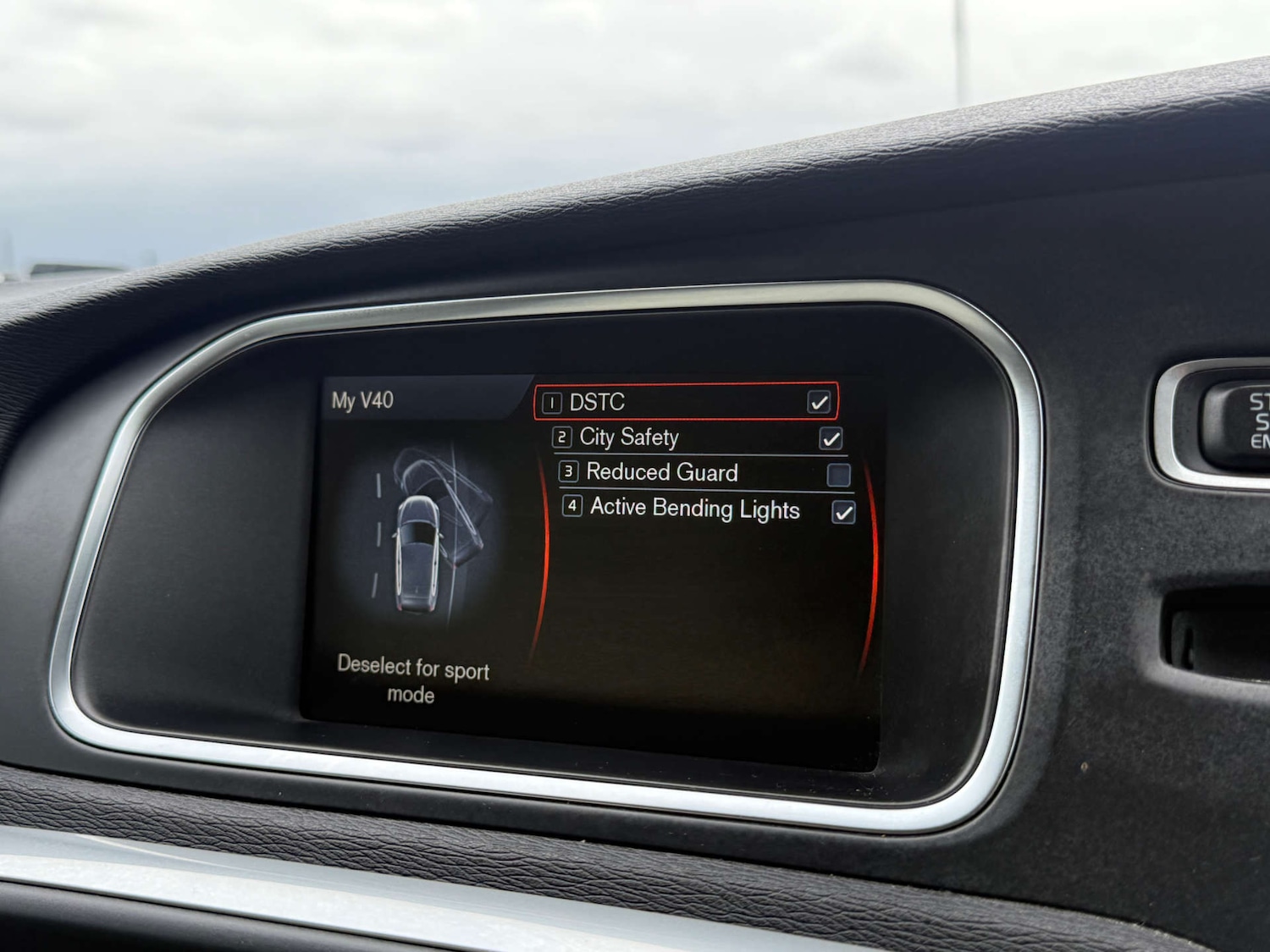 Used Volvo V40 2013 for sale - 76159802: Photo 66