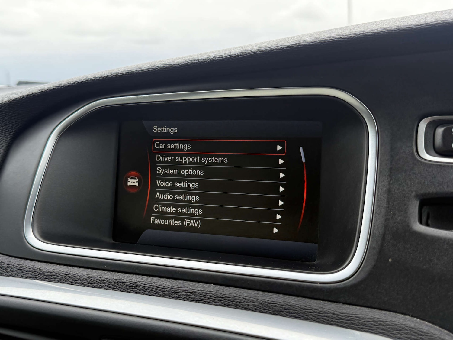 Used Volvo V40 2013 for sale - 76159802: Photo 68