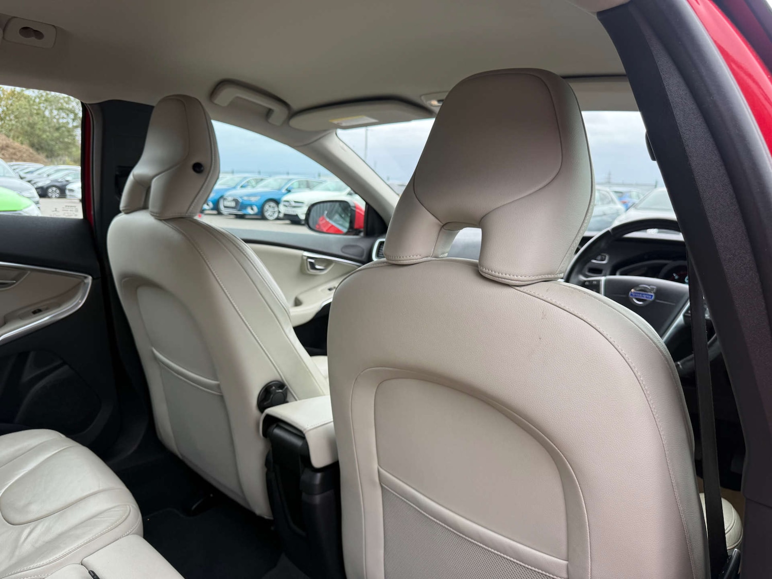 Used Volvo V40 2013 for sale - 76159802: Photo 73