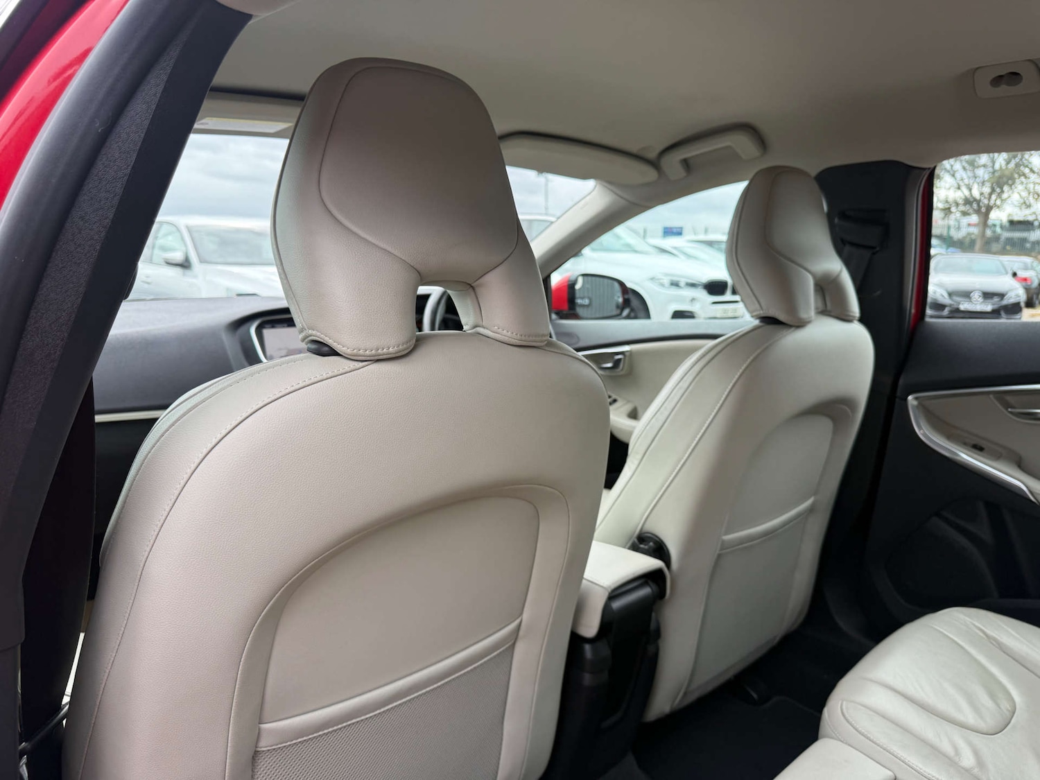 Used Volvo V40 2013 for sale - 76159802: Photo 80