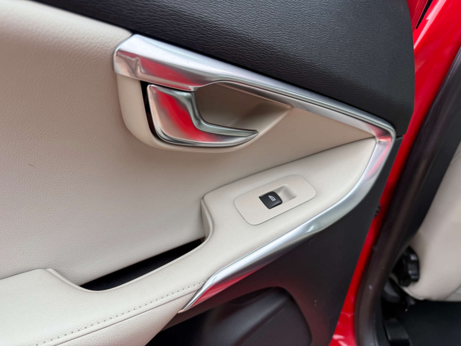 Used Volvo V40 2013 for sale - 76159802: Photo 82