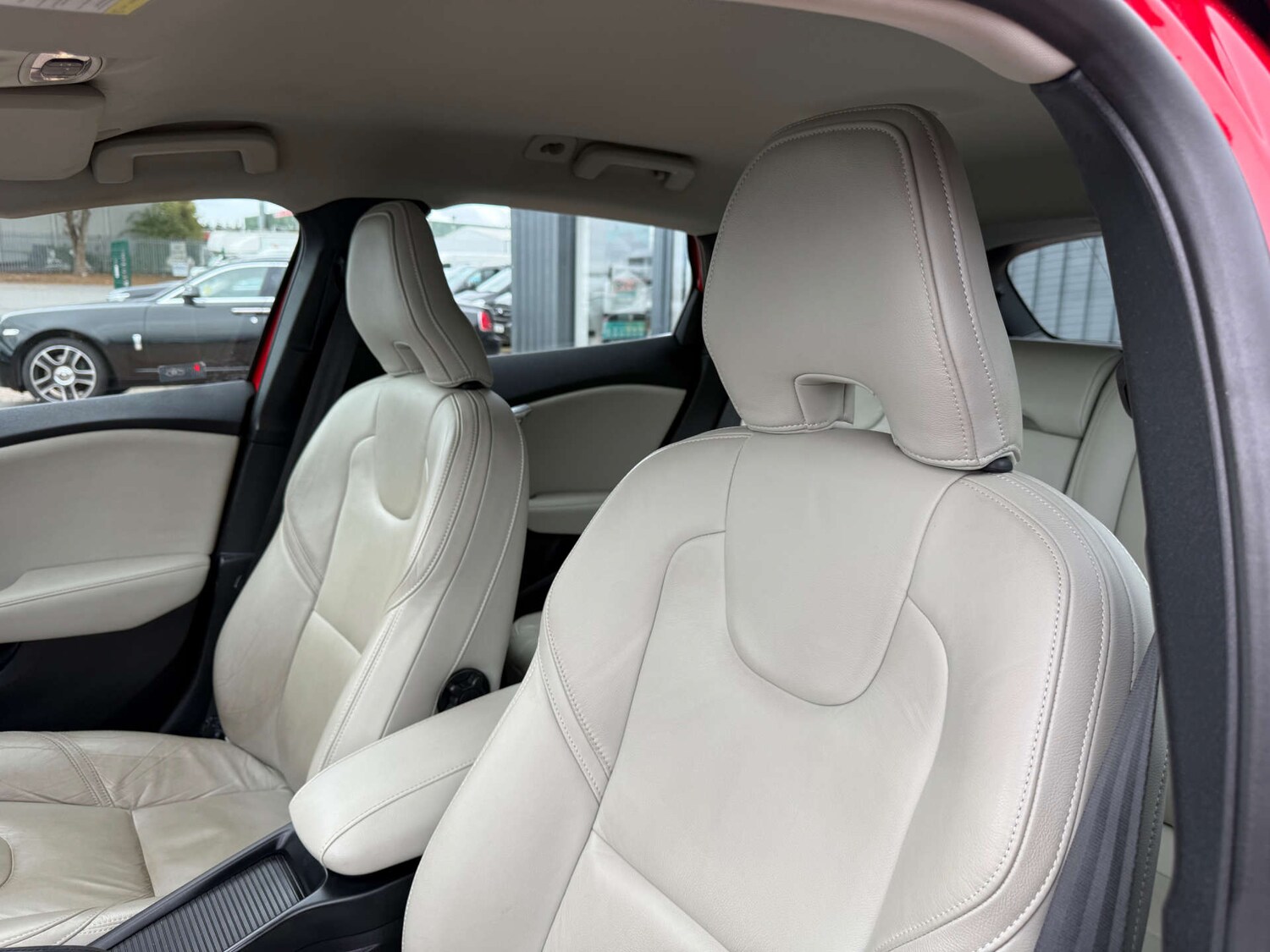 Used Volvo V40 2013 for sale - 76159802: Photo 84