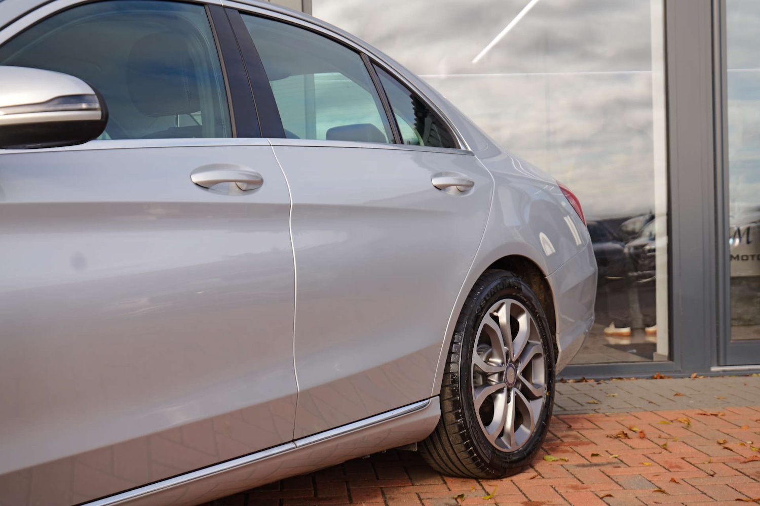 Used Mercedes-Benz C Class 2016 for sale - 76449799: Photo 2