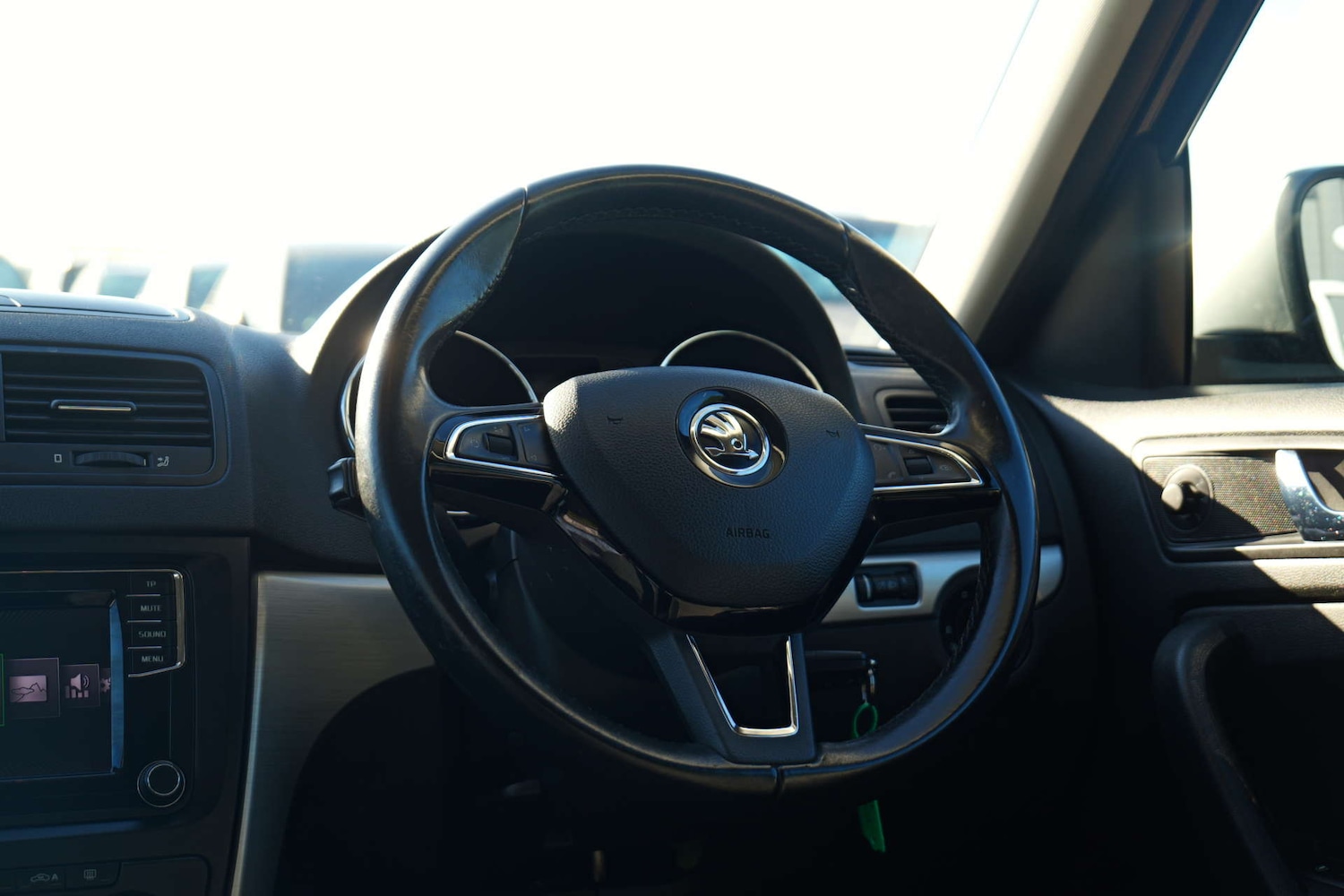 Used Skoda Yeti 2015 for sale - 76220579: Photo 51