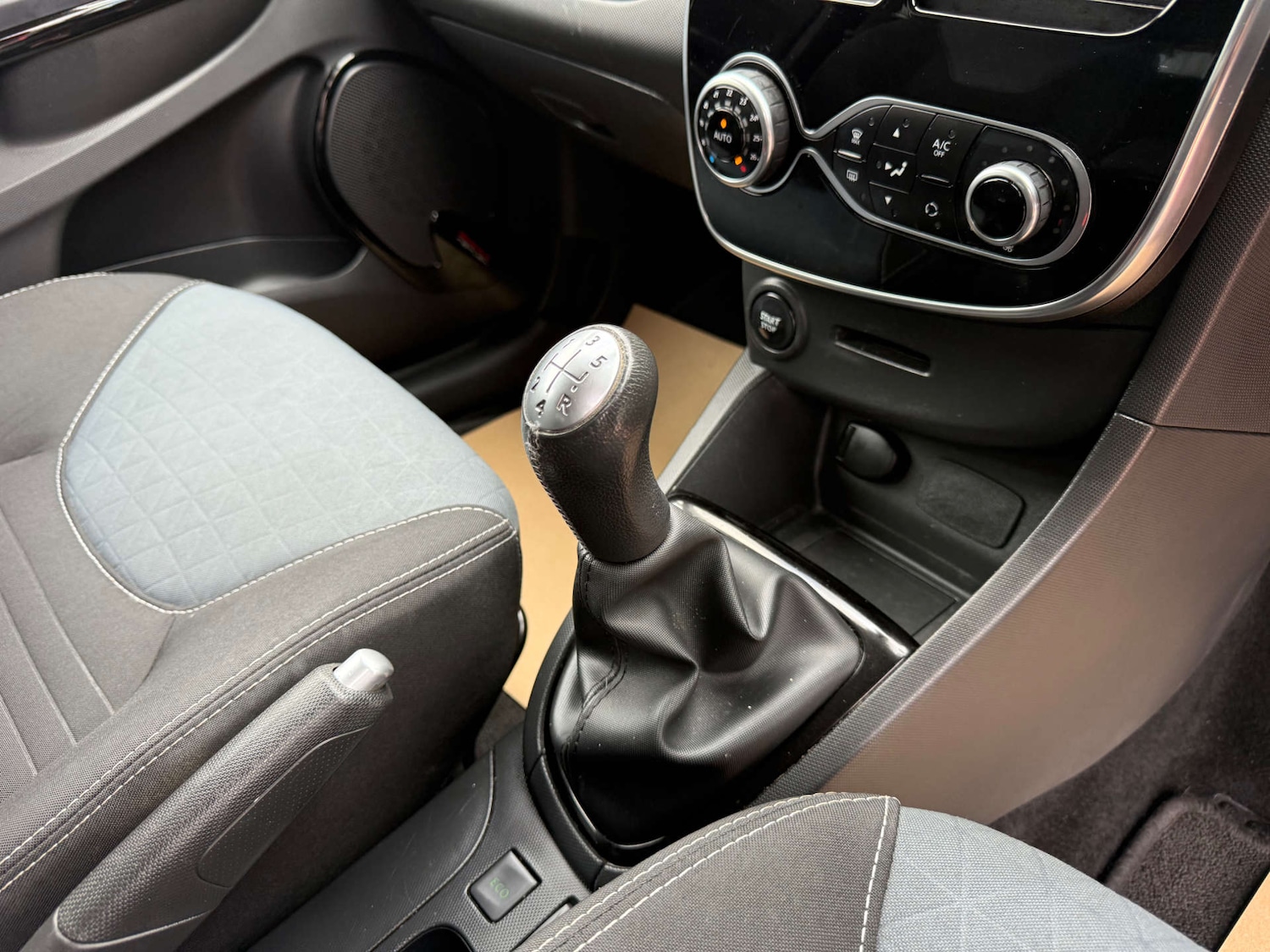 Used Renault Clio 2016 for sale - 76077953: Photo 27