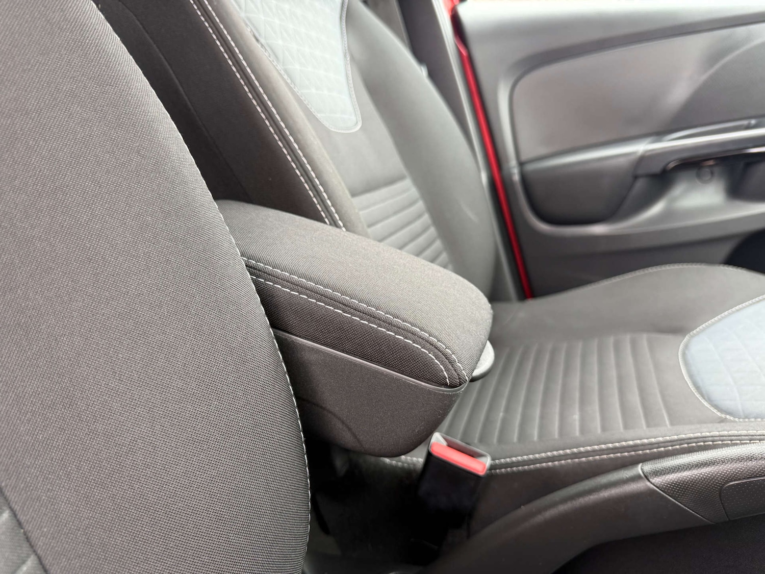 Used Renault Clio 2016 for sale - 76077953: Photo 28