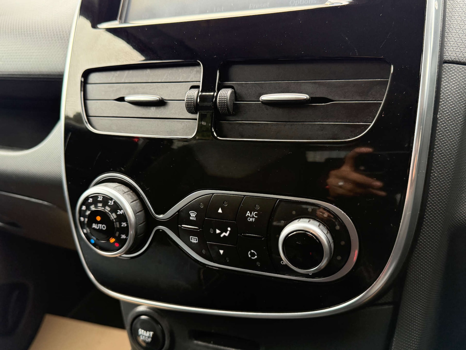 Used Renault Clio 2016 for sale - 76077953: Photo 32