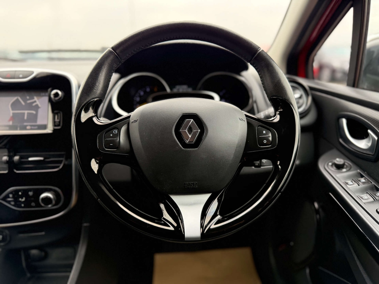 Used Renault Clio 2016 for sale - 76077953: Photo 38