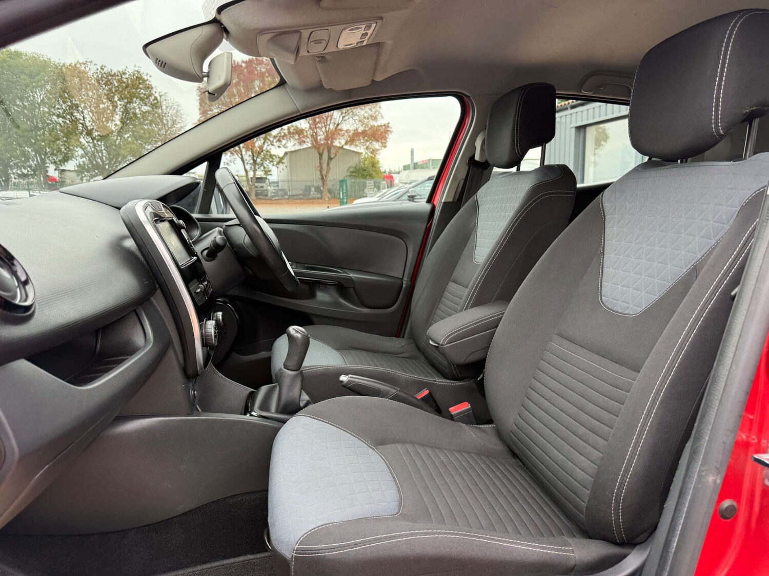 Used Renault Clio 2016 for sale - 76077953: Photo 44